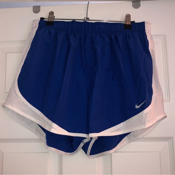 Nike running shorts - Picture 3 of 7